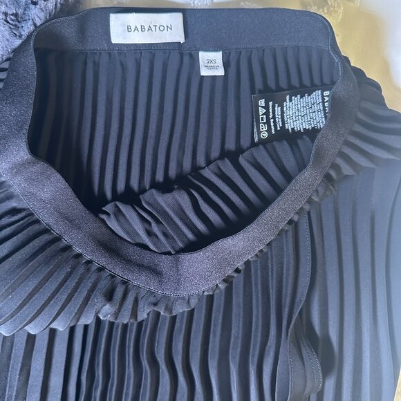 Aritzia Babaton pleated Ladder Skirt, XXS, Black - Picture 7 of 7